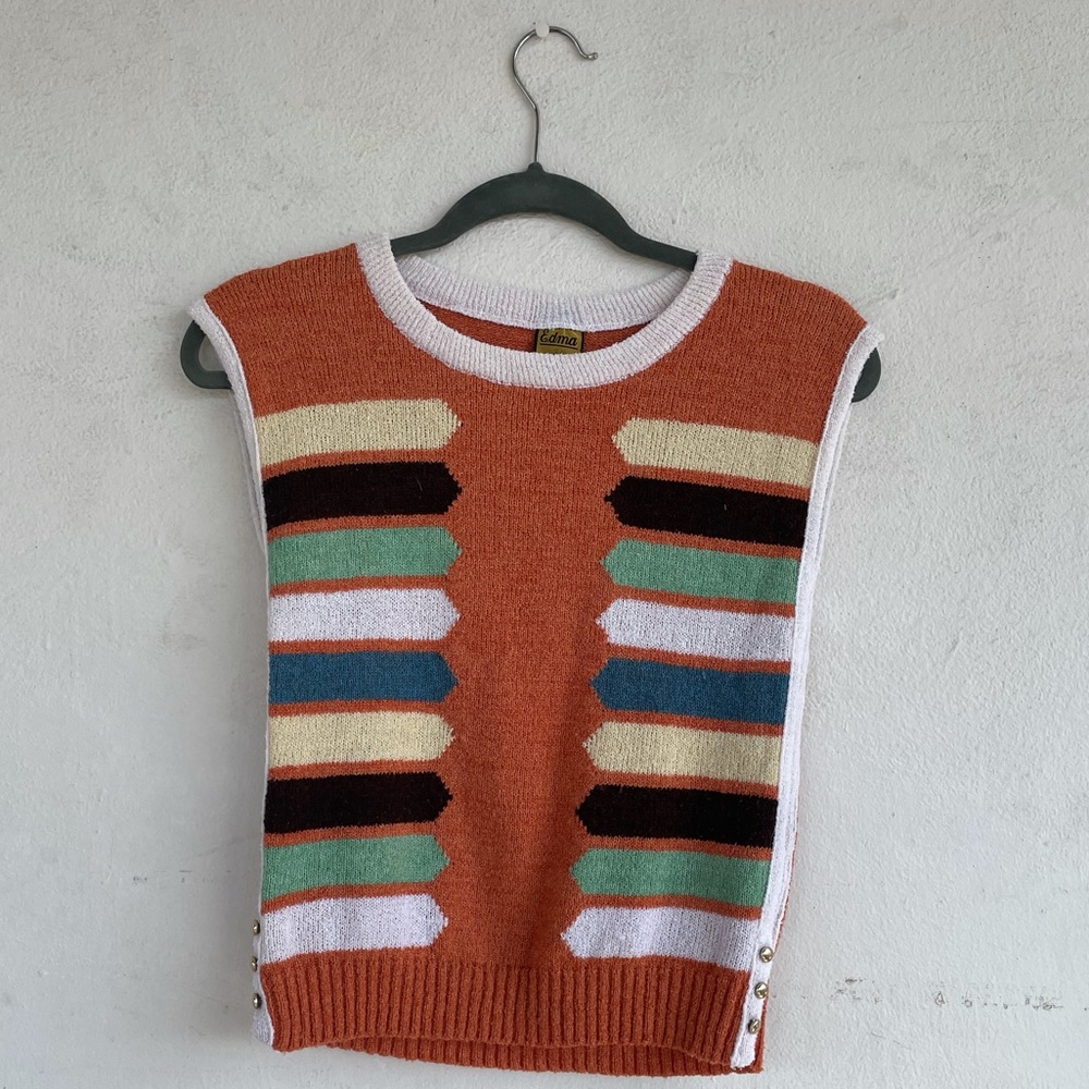 Vintage sleeveless sweater